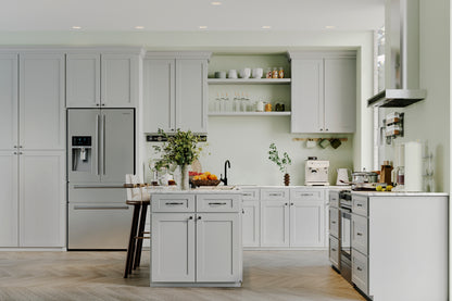 Pearl Gray Shaker Cabinets